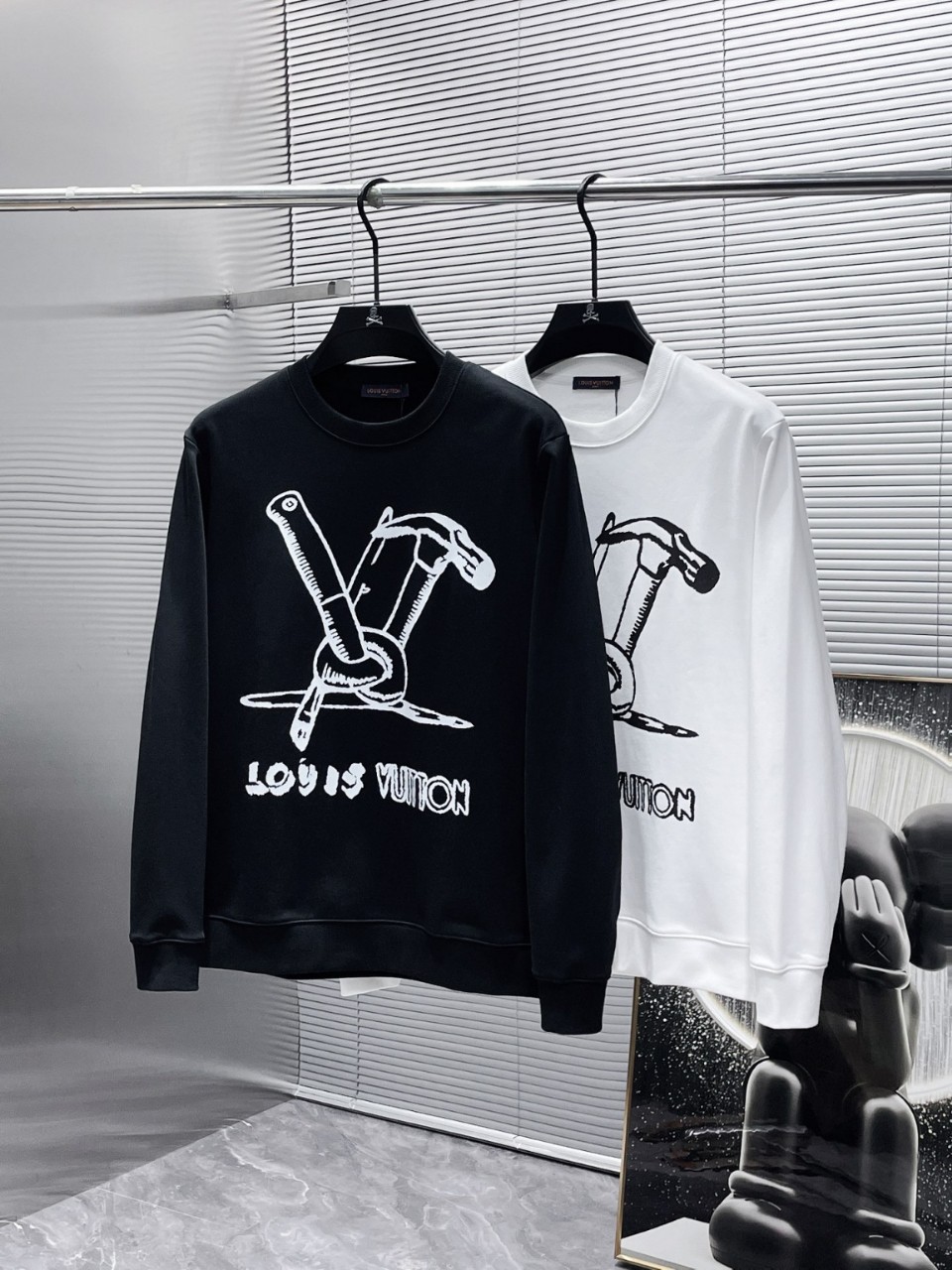 루이비통 망치 맨투맨