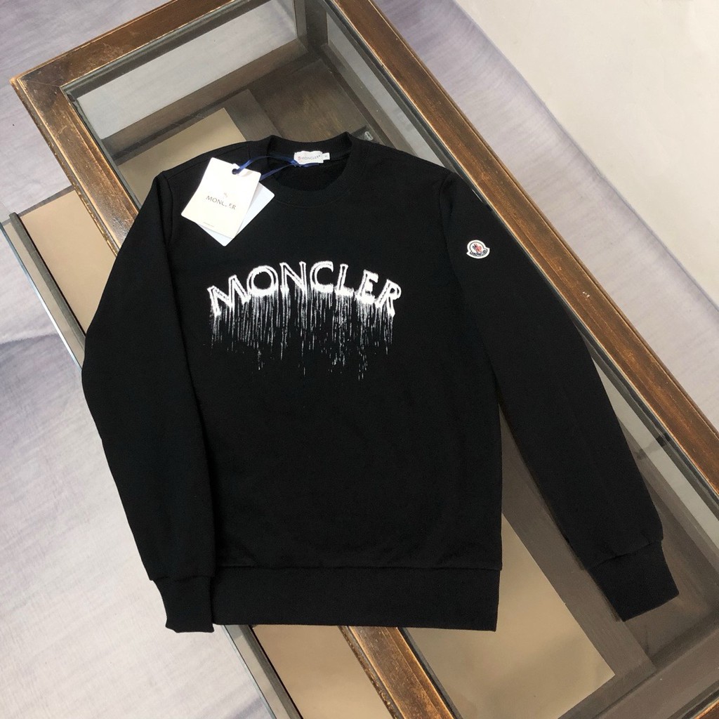 몽클레어 멜티드 로고 맨투맨