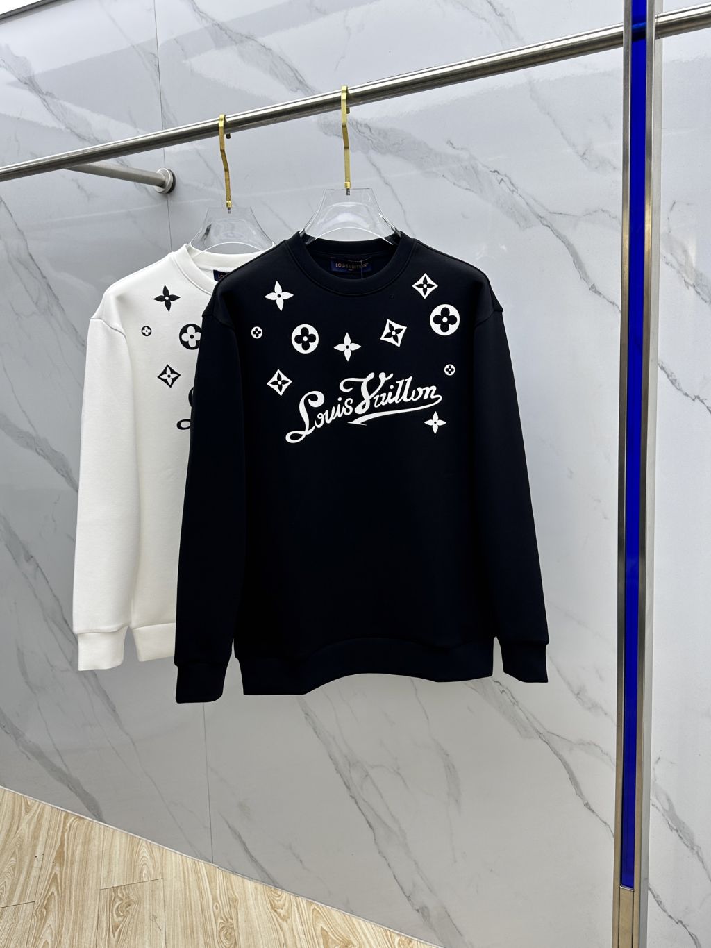 루이비통 모노그램 크루넥 맨투맨