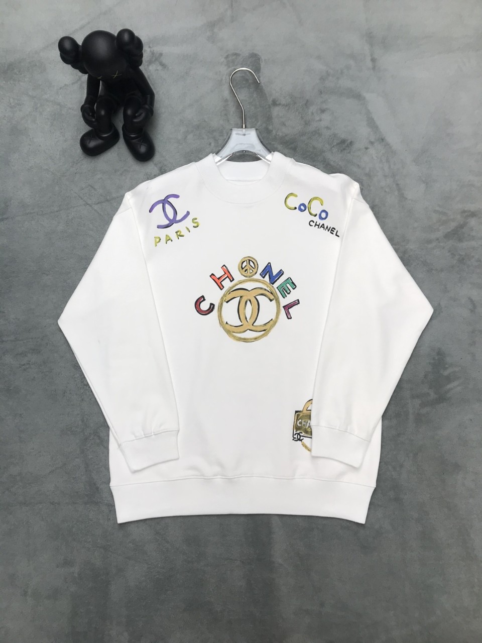 샤넬 핸드 페인팅 No5 빈티지 맨투맨