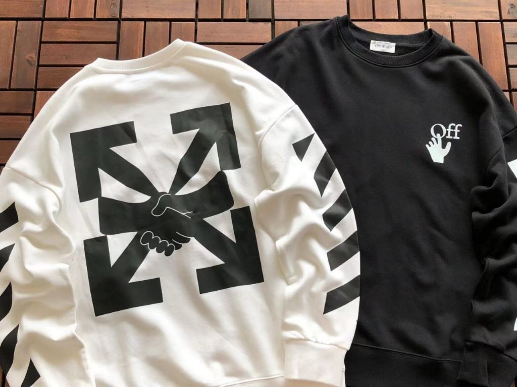 오프화이트 악수 나염 맨투맨