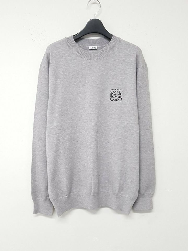 로에베 사각 자수 라운드 니트