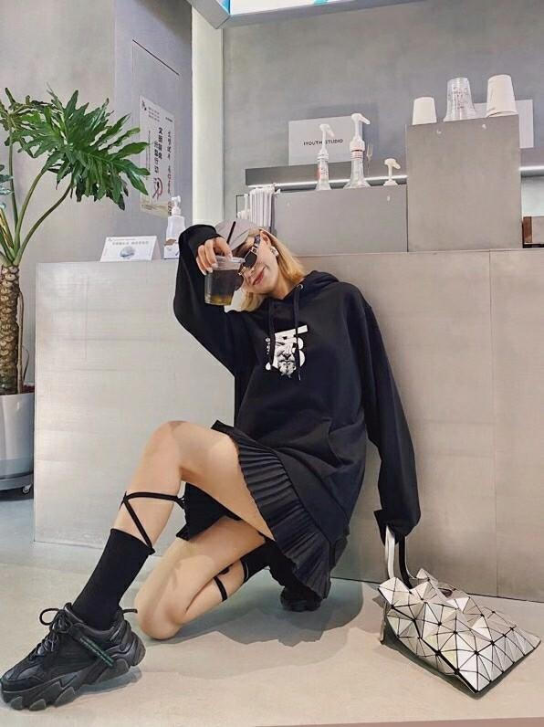 버버리 소크라테스 후드티