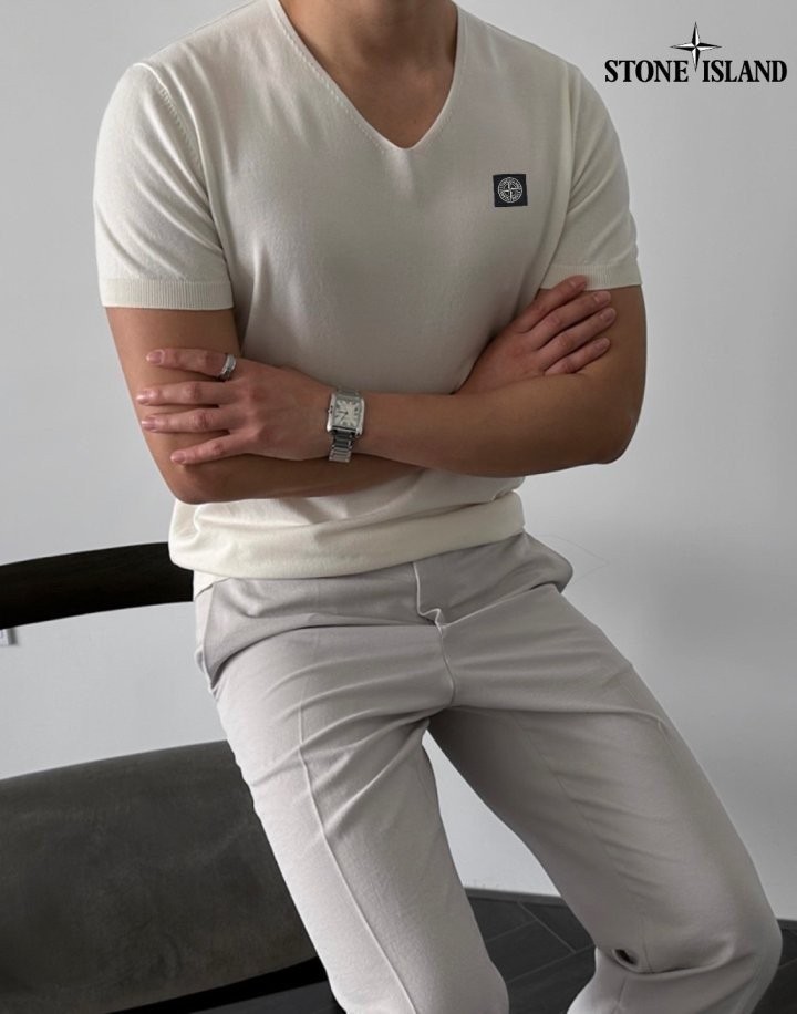 스톤아일랜드 로고 패치 데번 브이넥 반팔 니트