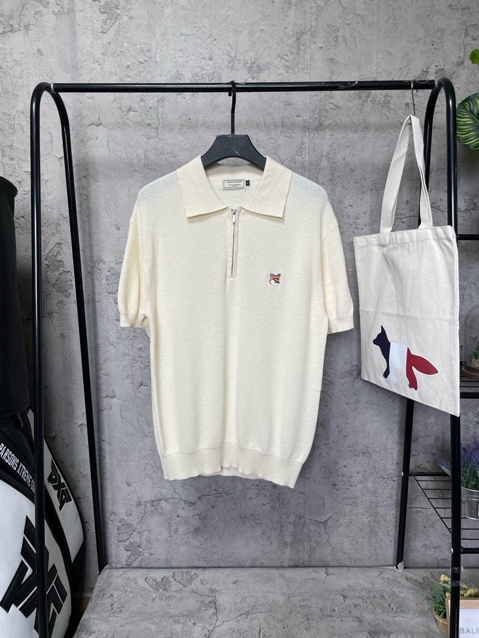 메종키츠네 코헨 하찌 카라 반팔 반집업