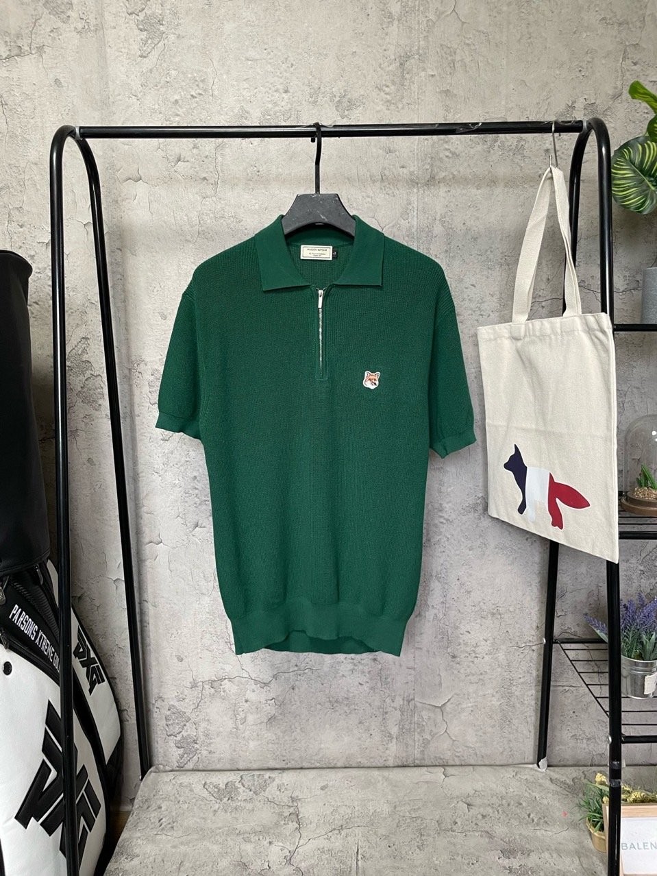 메종키츠네 코헨 하찌 카라 반팔 반집업