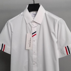 톰브라운 앞라인 소매 삼선 반팔 셔츠