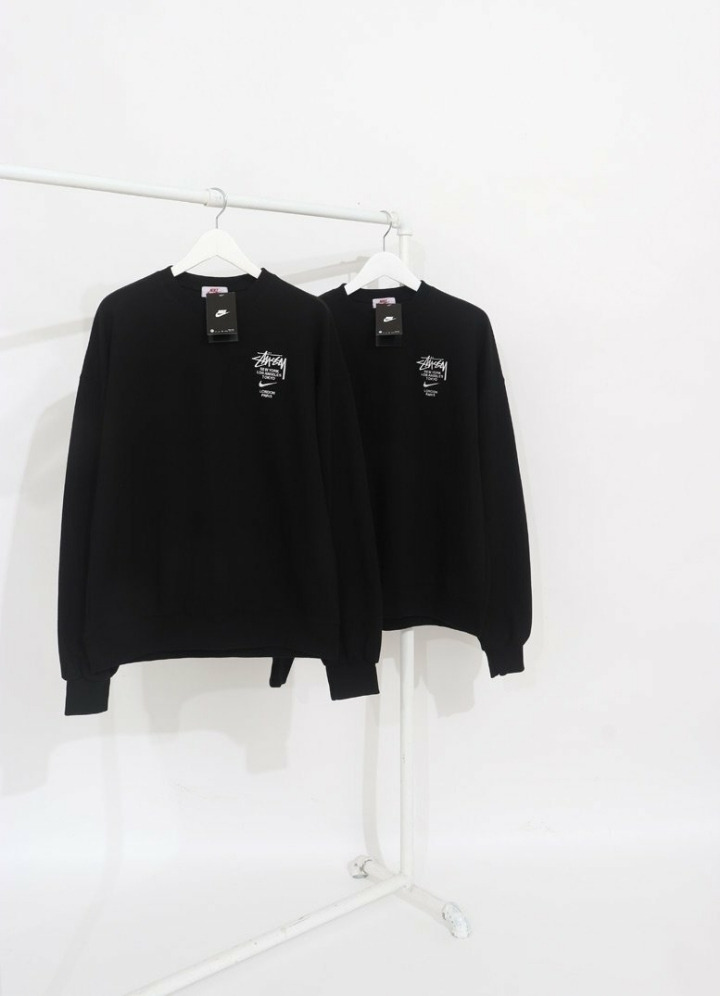 나이키 X 스투시 콜라보 플리스 크루넥 맨투맨