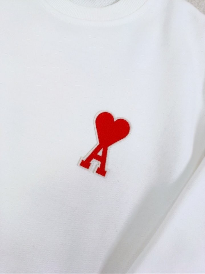 아미 레드 하트 맨투맨