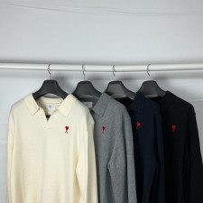 아미 스몰 레드 하트 오픈 카라 니트