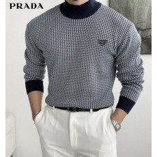 프라다 삼각 로고 터틀넥 반목 니트
