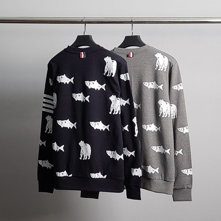 톰브라운 엠브로이드 프린팅 맨투맨