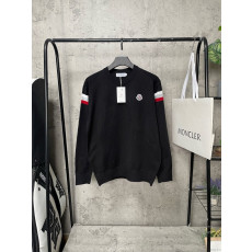 몽클레어 삼선 숄더 라인 라운드 니트