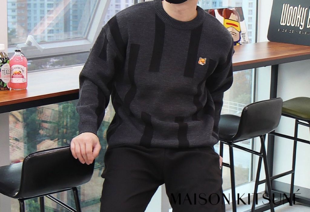 메종키츠네 스트라이프 라운드 니트