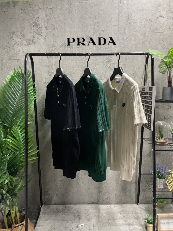 프라다 스티치 카라 반팔 니트