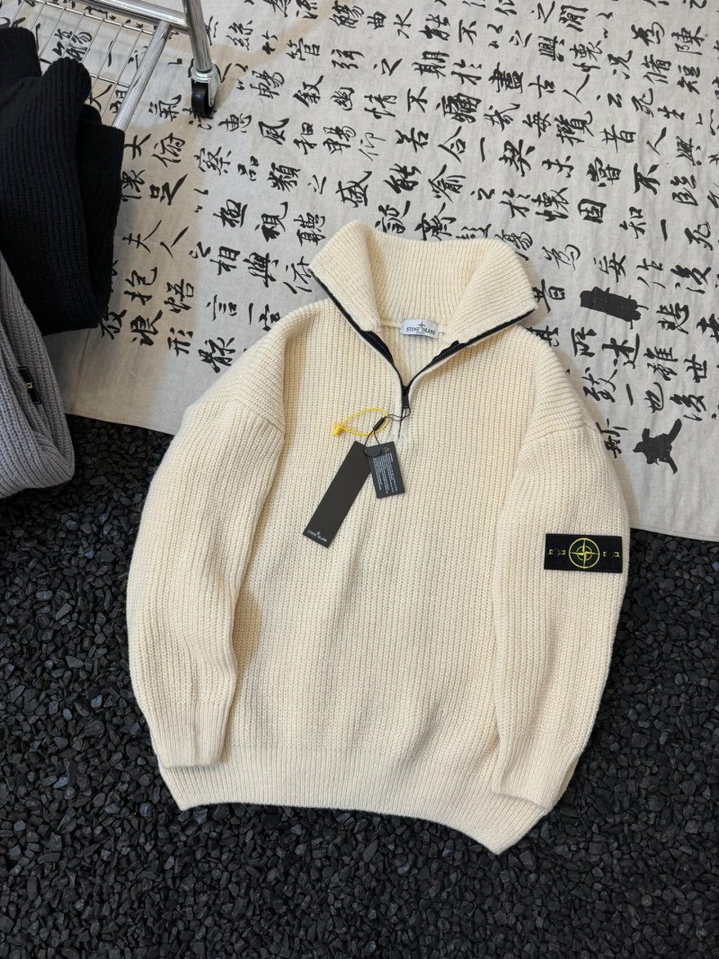 스톤아일랜드 니트 반집업