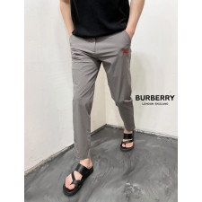 버버리 레드 기사 자수 로고 아이스 슬랙스 (바지)