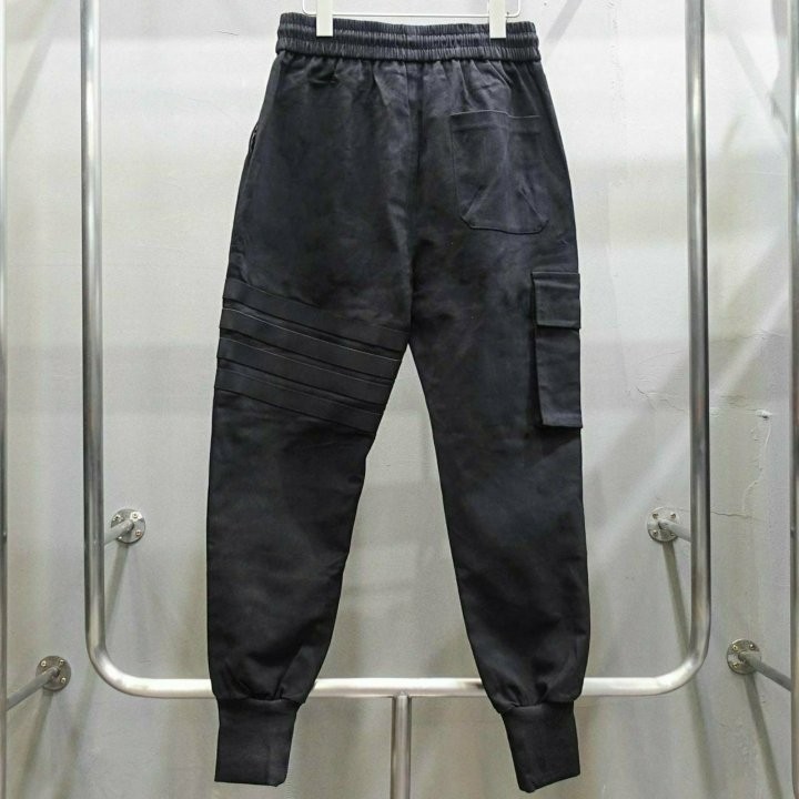 톰브라운 시그니쳐 사선 완장 조거 팬츠 (바지)