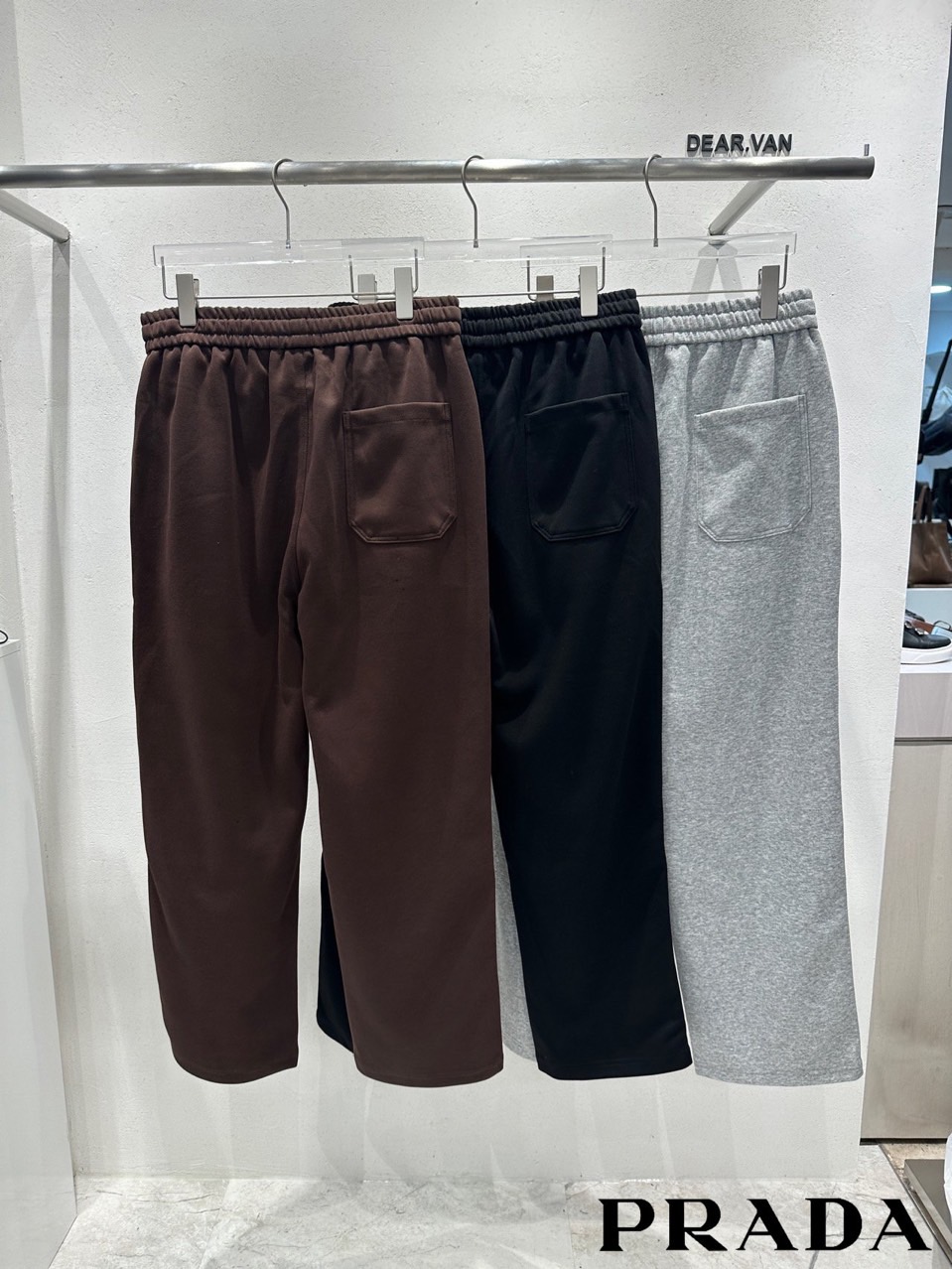 프라다 삼각 로고 워크더블니 스웻 팬츠 (바지)