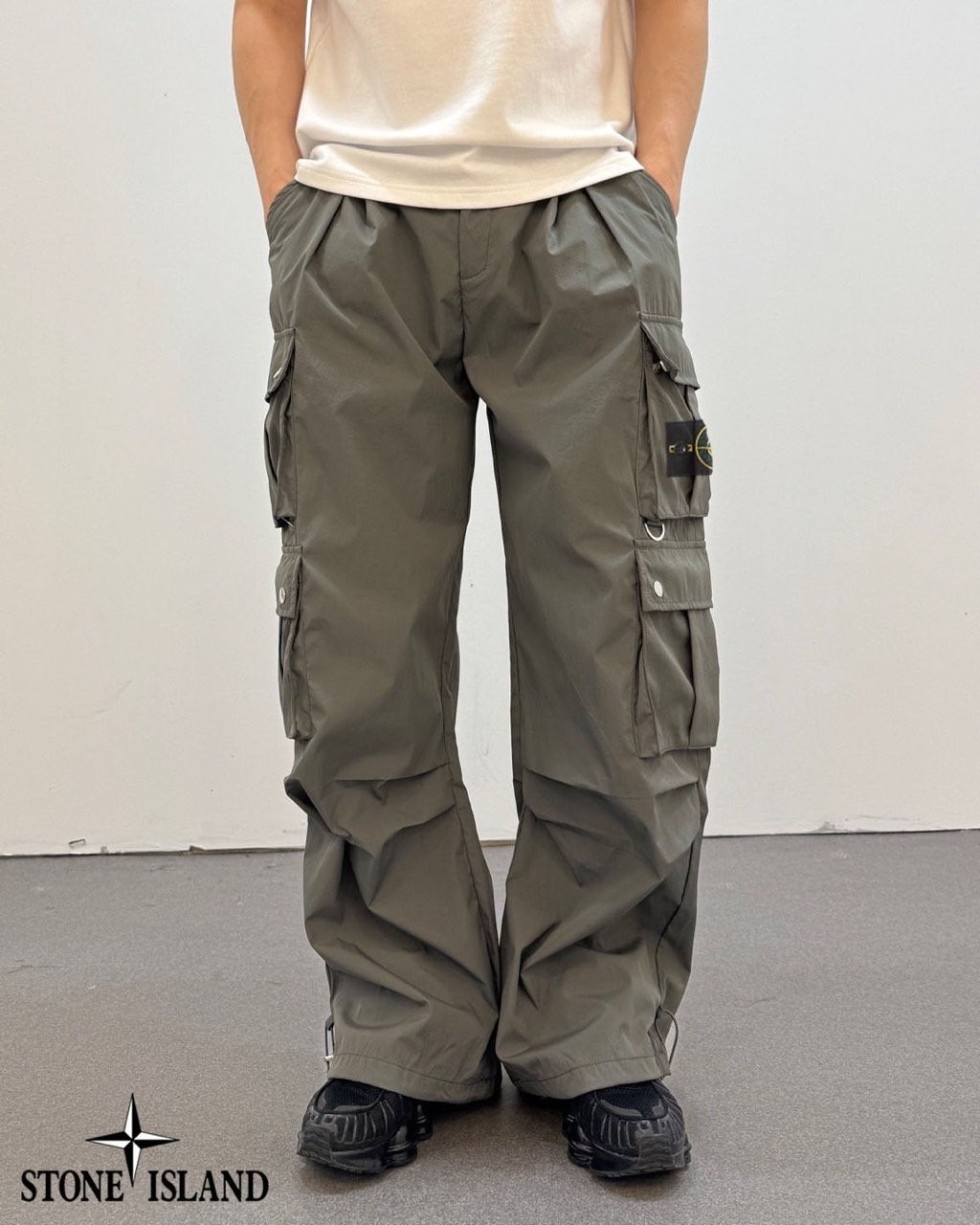스톤아일랜드 와펜 나일론 파라슈트 포켓 팬츠 (바지)