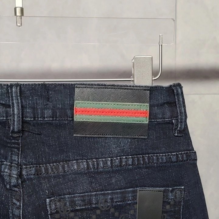 구찌 포켓 견장 진청 청바지