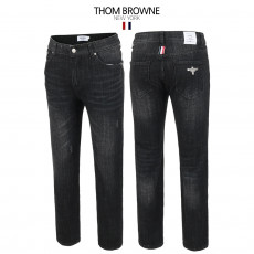 톰브라운 블랙 미디움 테이퍼드 청바지