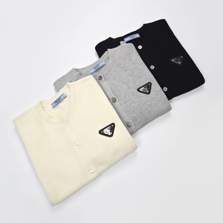 프라다 여성 라운드 반팔 가디건