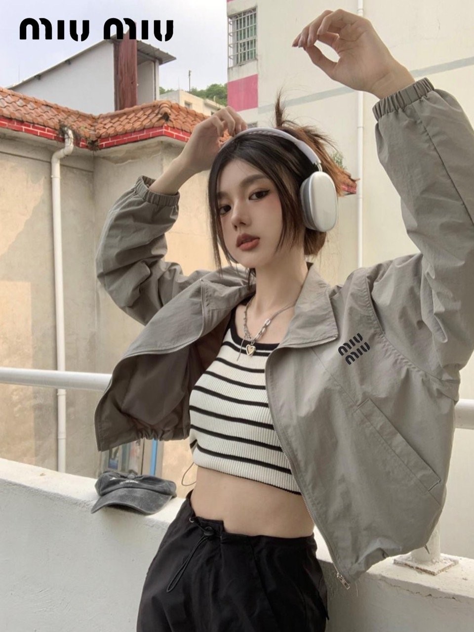 미우미우 여성 테크니컬 바람막이