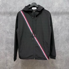 톰브라운 사선 스트라이프 바람막이