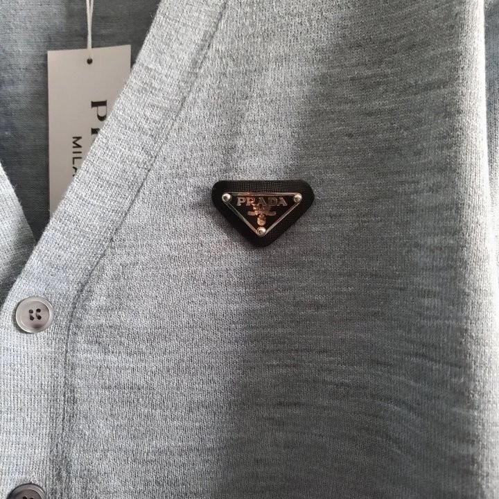 프라다 로고 와펜 가디건