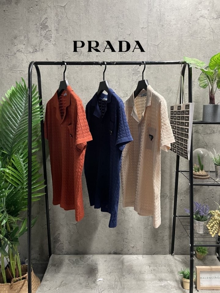 프라다 바캉스 카라 반팔 가디건