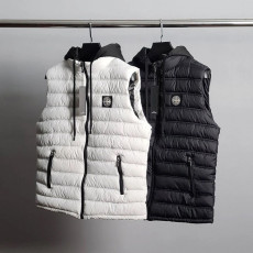 스톤아일랜드 자수 패치 경량 후드 패딩 조끼