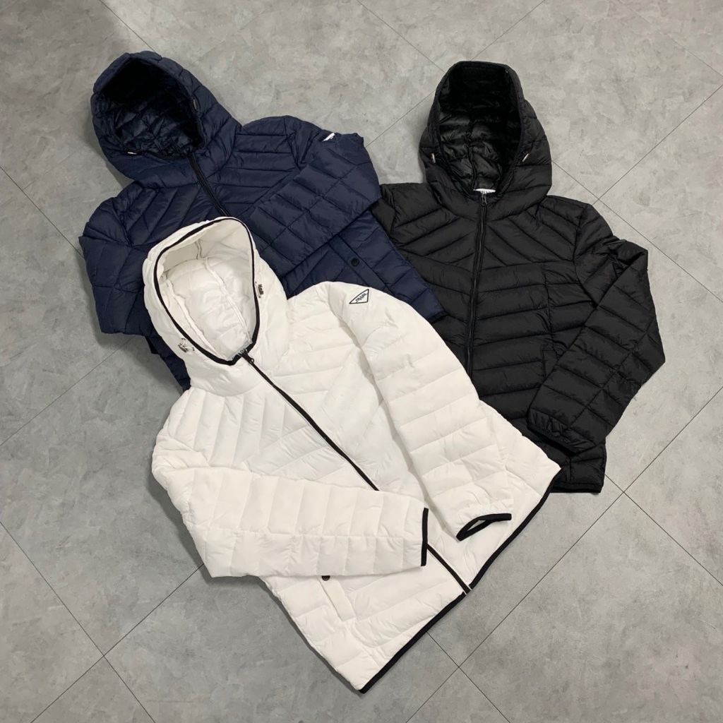 프라다 경량 후디 패딩