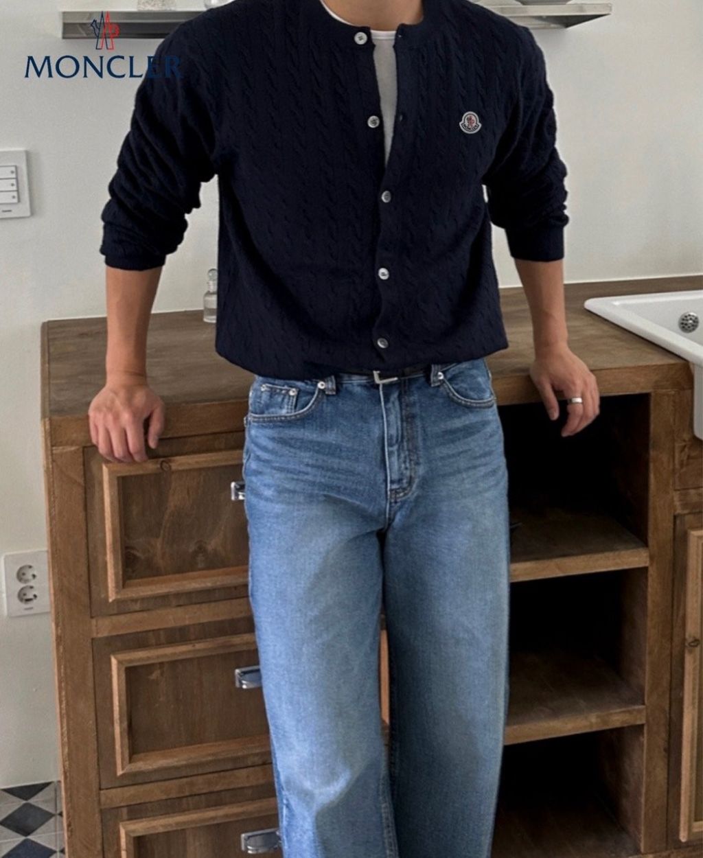 몽클레어 꽈배기 라운드 가디건