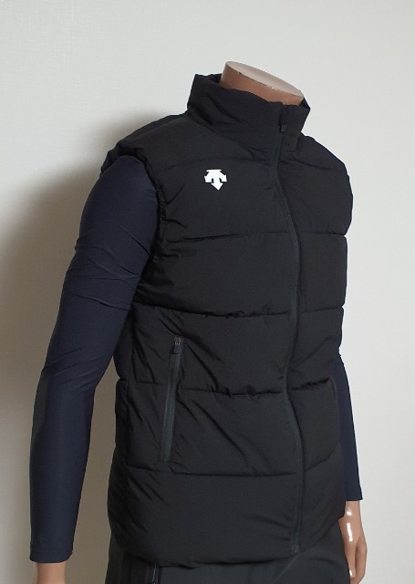 데상트 풀집업 패딩 조끼