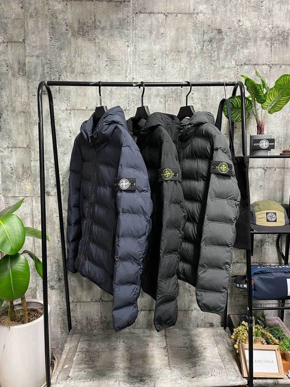 스톤아일랜드 와펜 룸 우븐 챔버스 경량 패딩