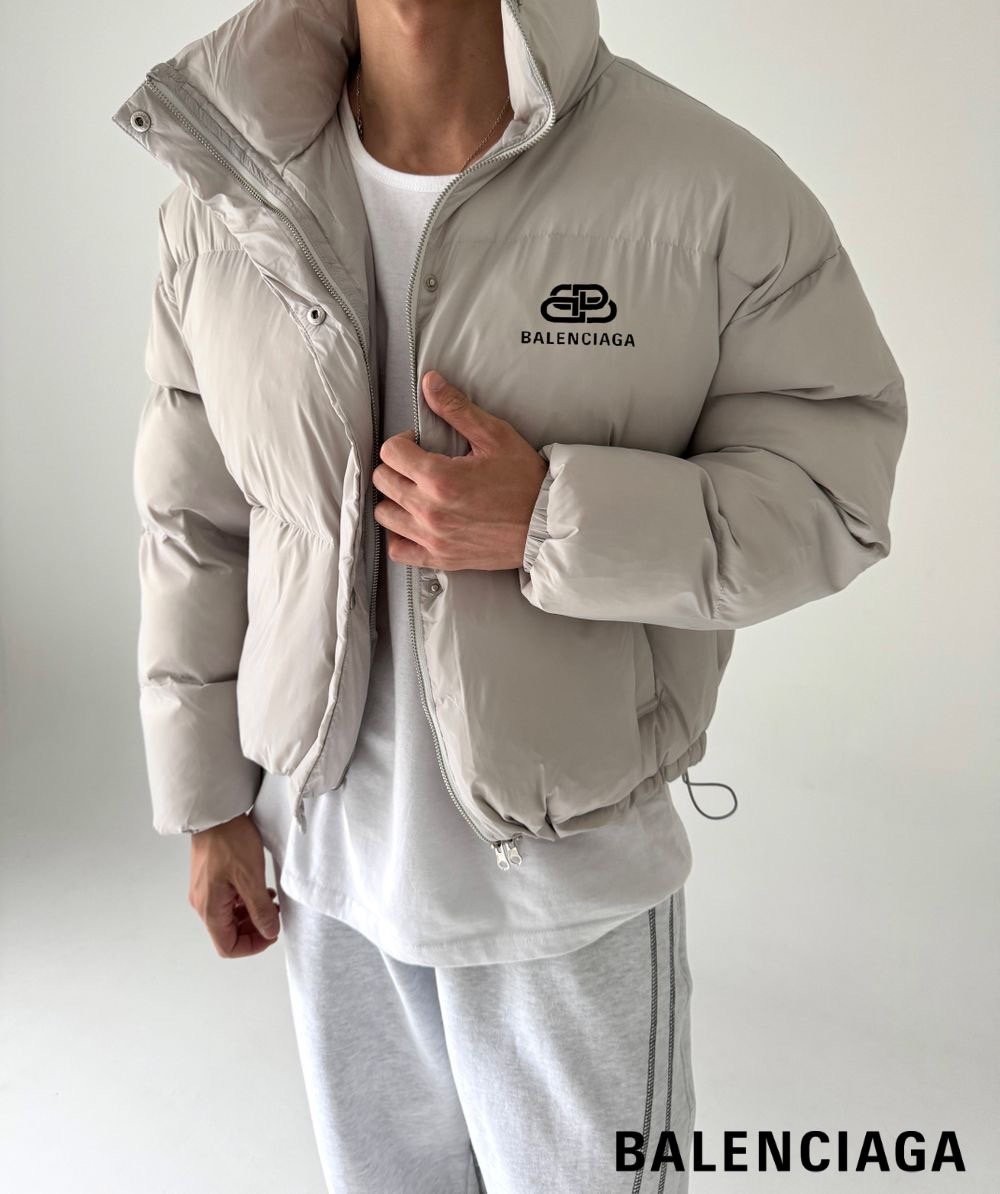 발렌시아가 고리 로고 하이넥 크롭 숏 패딩