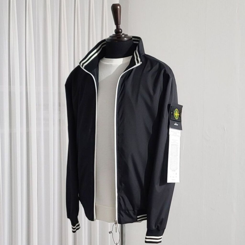 스톤아일랜드 로고 패치 라인 자켓