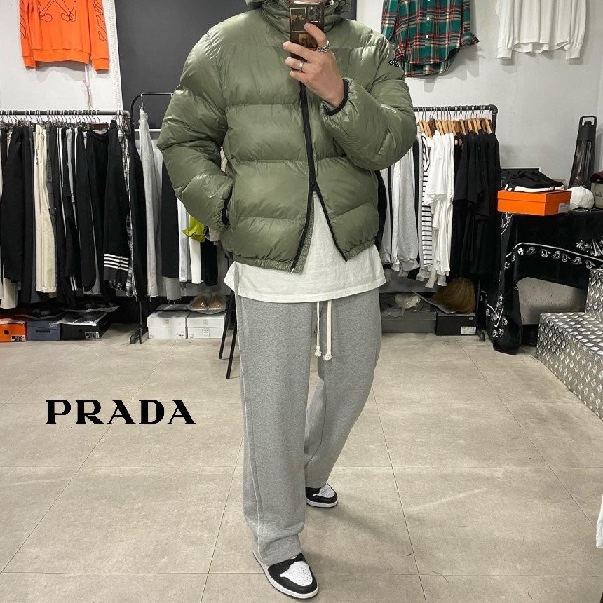 프라다 샤이니 나일론 유광 패딩