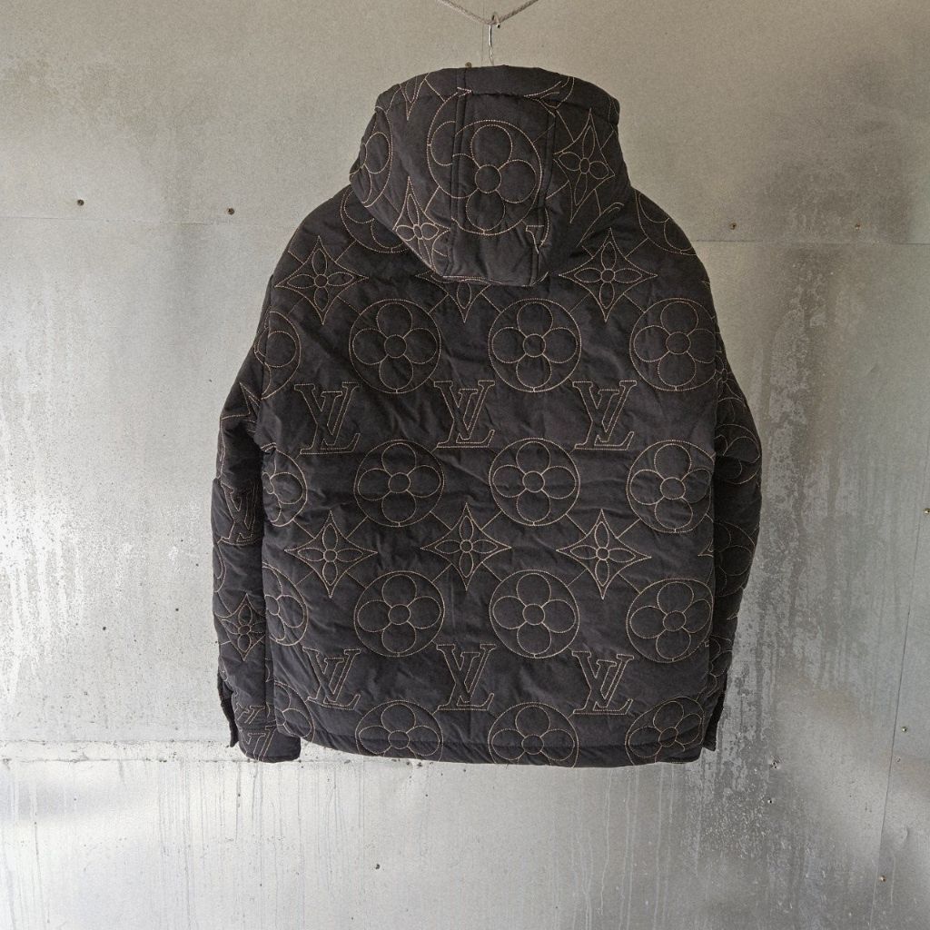 루이비통 모노그램 플라워 퀄팅 후드 자켓