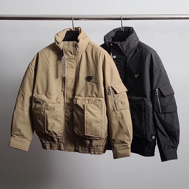 프라다 덕다운 로고 와펜 포켓 패딩