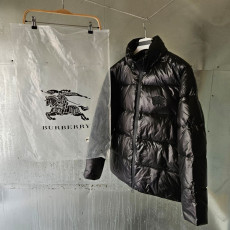 버버리 이퀘스트리안 나이트 패치 패딩
