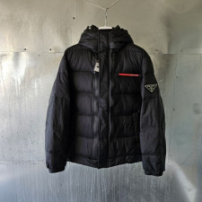 프라다 양지퍼 구스다운 패딩