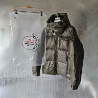 몽클레어 몽벨리아르 패딩