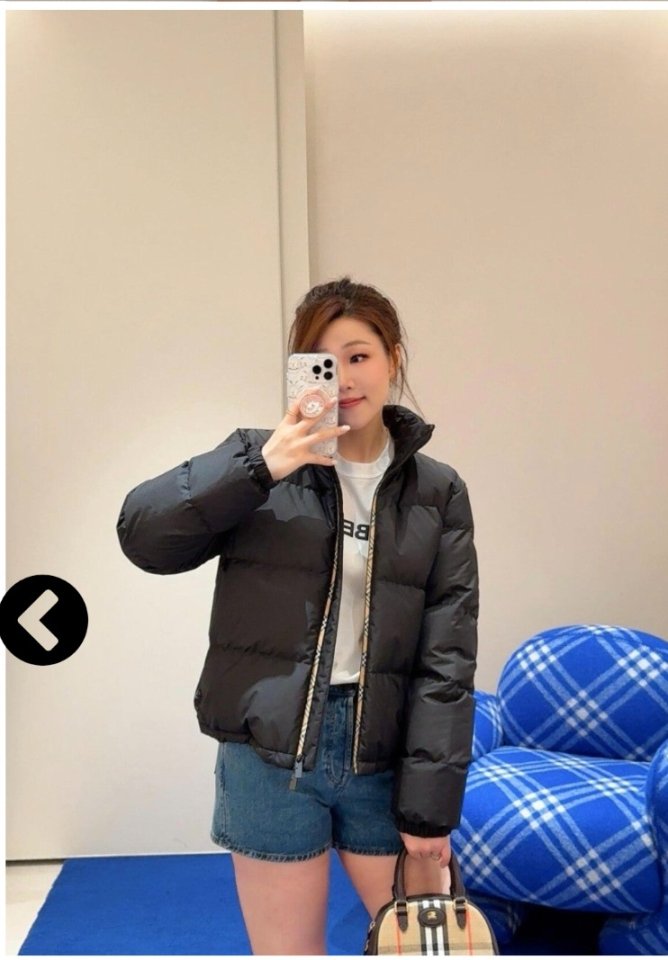 버버리 여성 지퍼 스탠드 칼라 다운 패딩