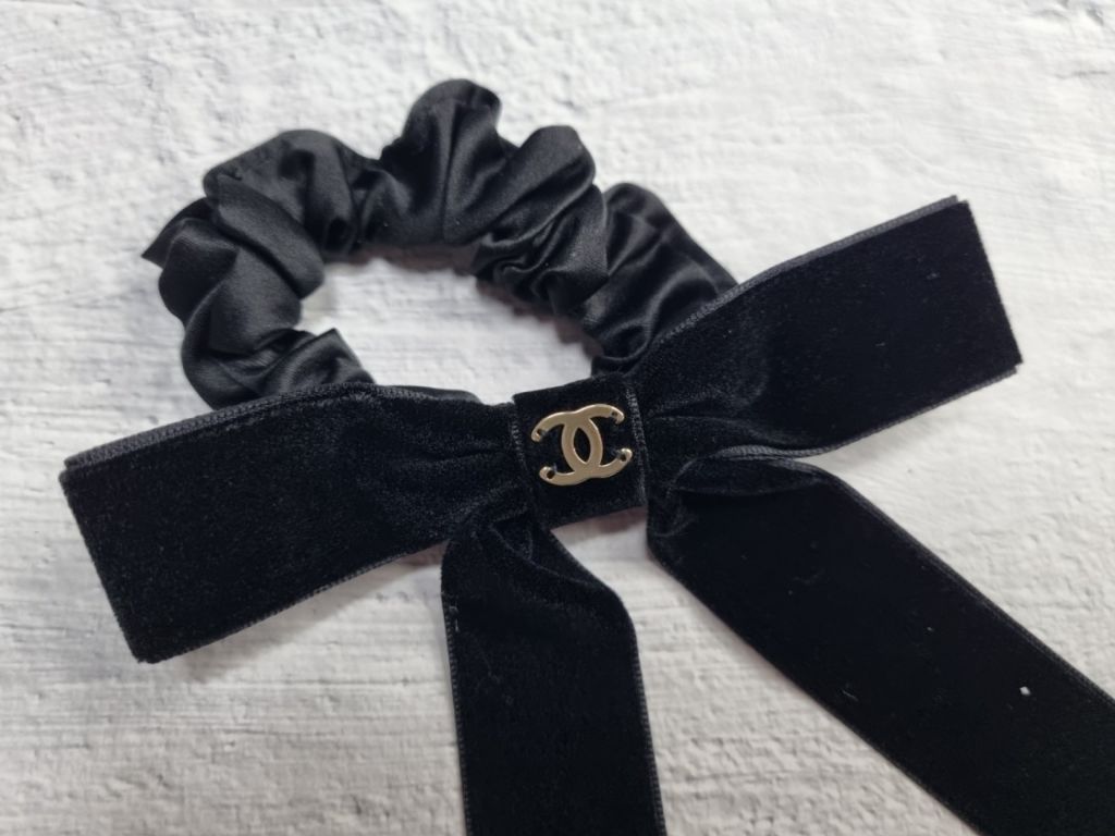 샤넬 리본 벨벳 슈슈 머리끈