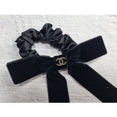 샤넬 리본 벨벳 슈슈 머리끈