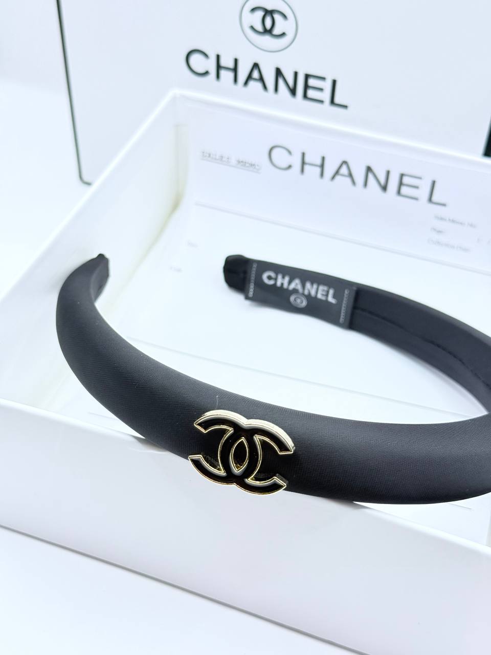 샤넬 abq08 스틸 로고 머리띠 블랙