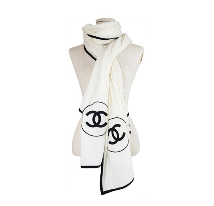 샤넬 제니 머플러 화이트
